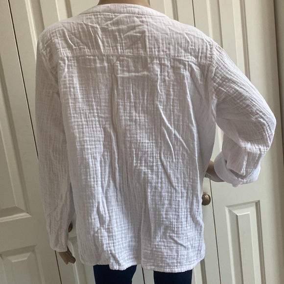 Collections ETC. Womens XL White Texture Knit Button Front. So Cute. - Picture 7 of 12
